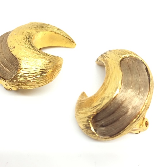 VINTAGE CELESTIAL RON RIZZO GOLD TONE CRESCENT MOON CHUNKY CLIP-ON EARRINGS - Picture 6 of 17